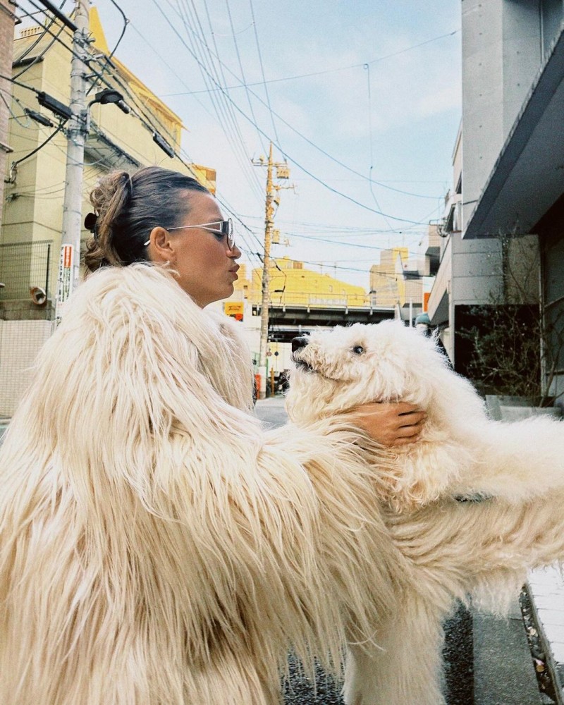 serenay sarikaya nin tokyo paylasimi gundem oldu